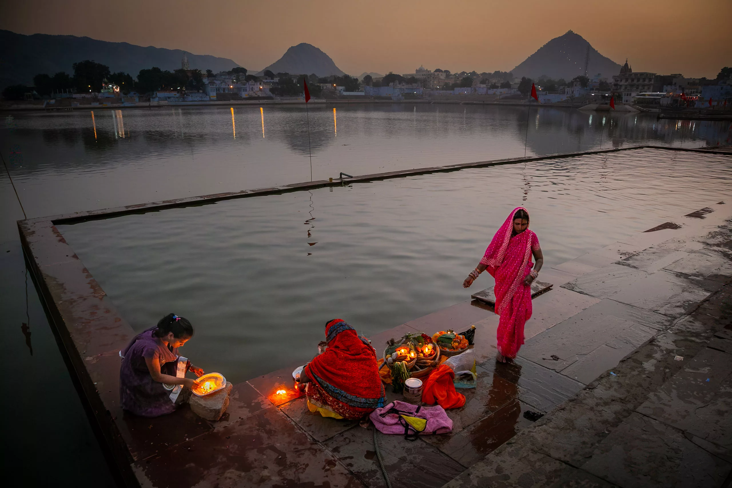 Hindu szertartás a Deep Dan fesztiválon Pushkarban Rajasthanba