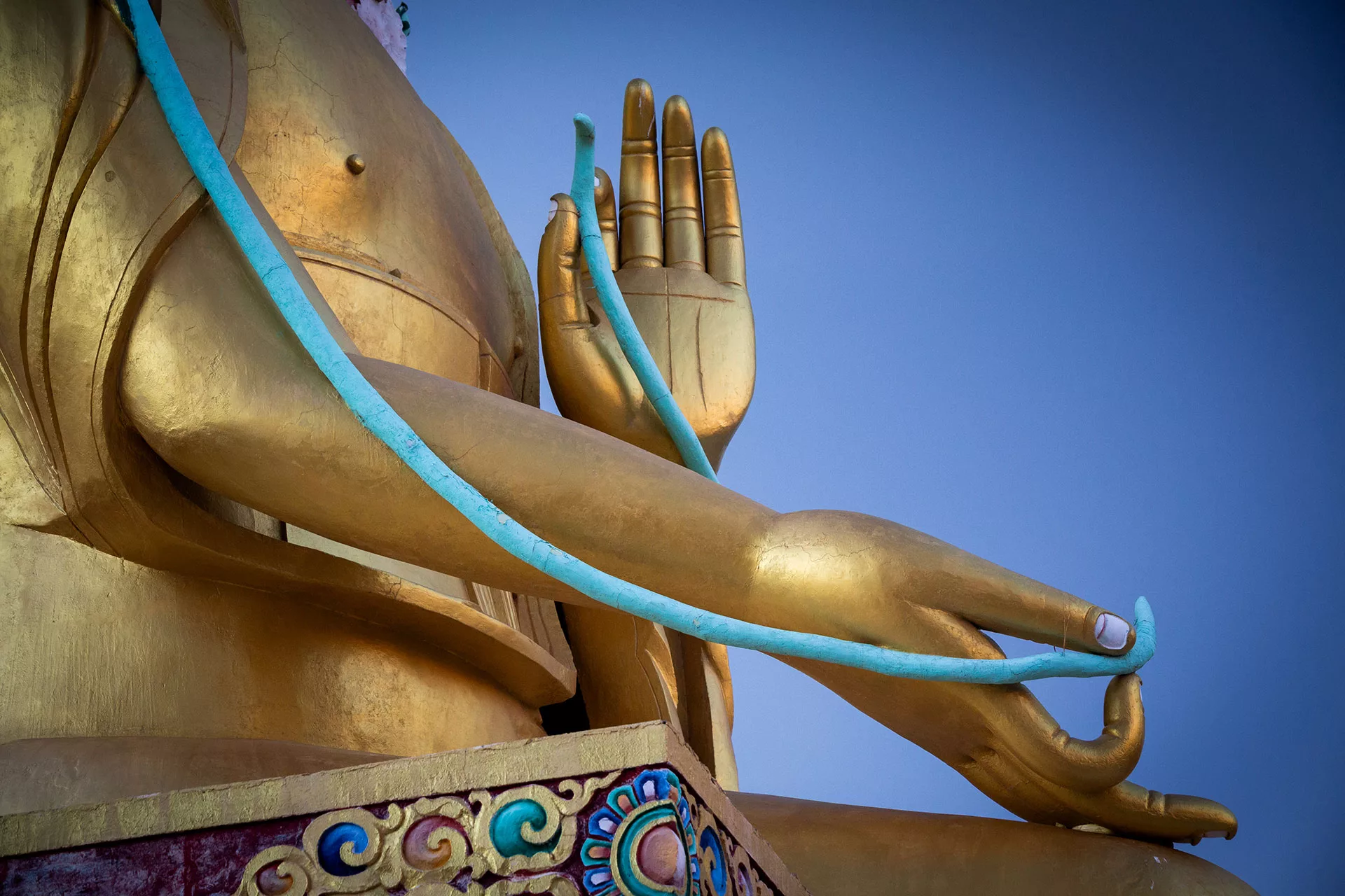 Az eljövendő Buddha óriás szobrának részlete a Thiksey buddhista kolostorban Ladakh India