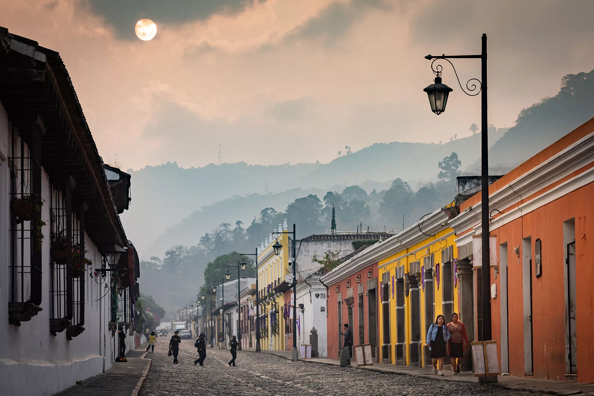 Antigua Guatemala színes utcái Guatemalában