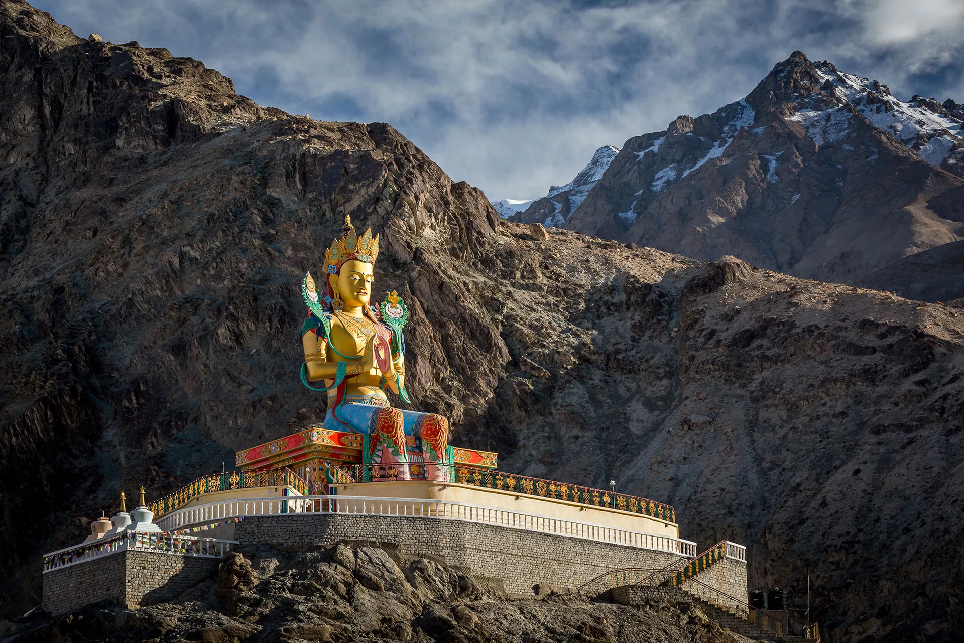 Az eljövendő Buddha óriás szobra Diskitben a Nubra-völgyben