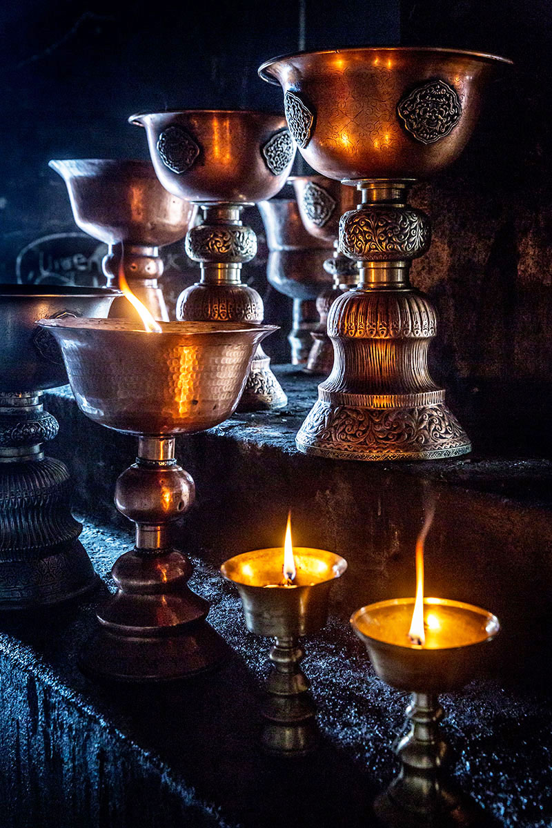 Buddhista áldozati mécsesek Shey kolostorában Ladakhban Indi