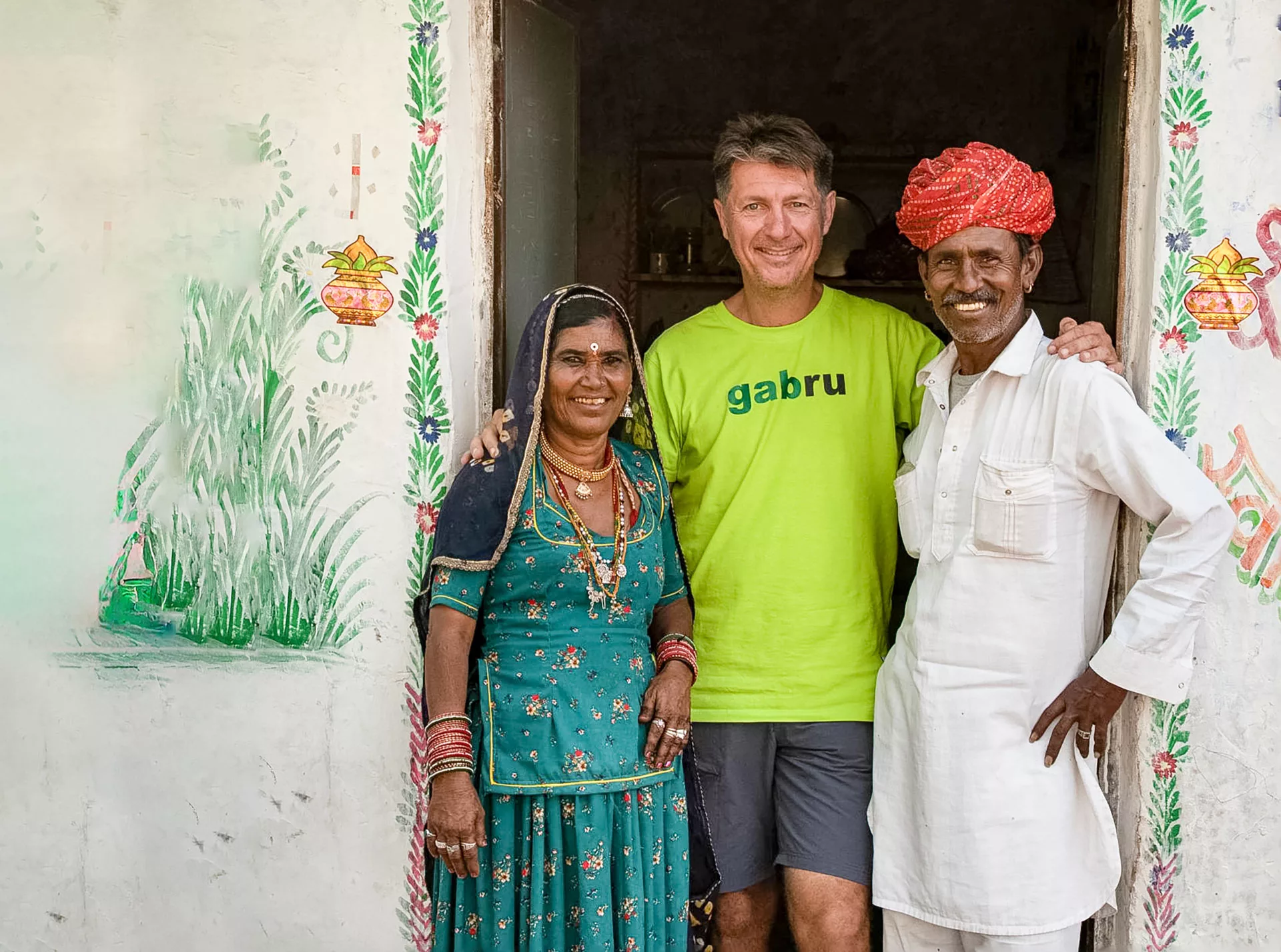 Szabó Zoltán fotográfus túravezető bhopa zenészekkel Pushk