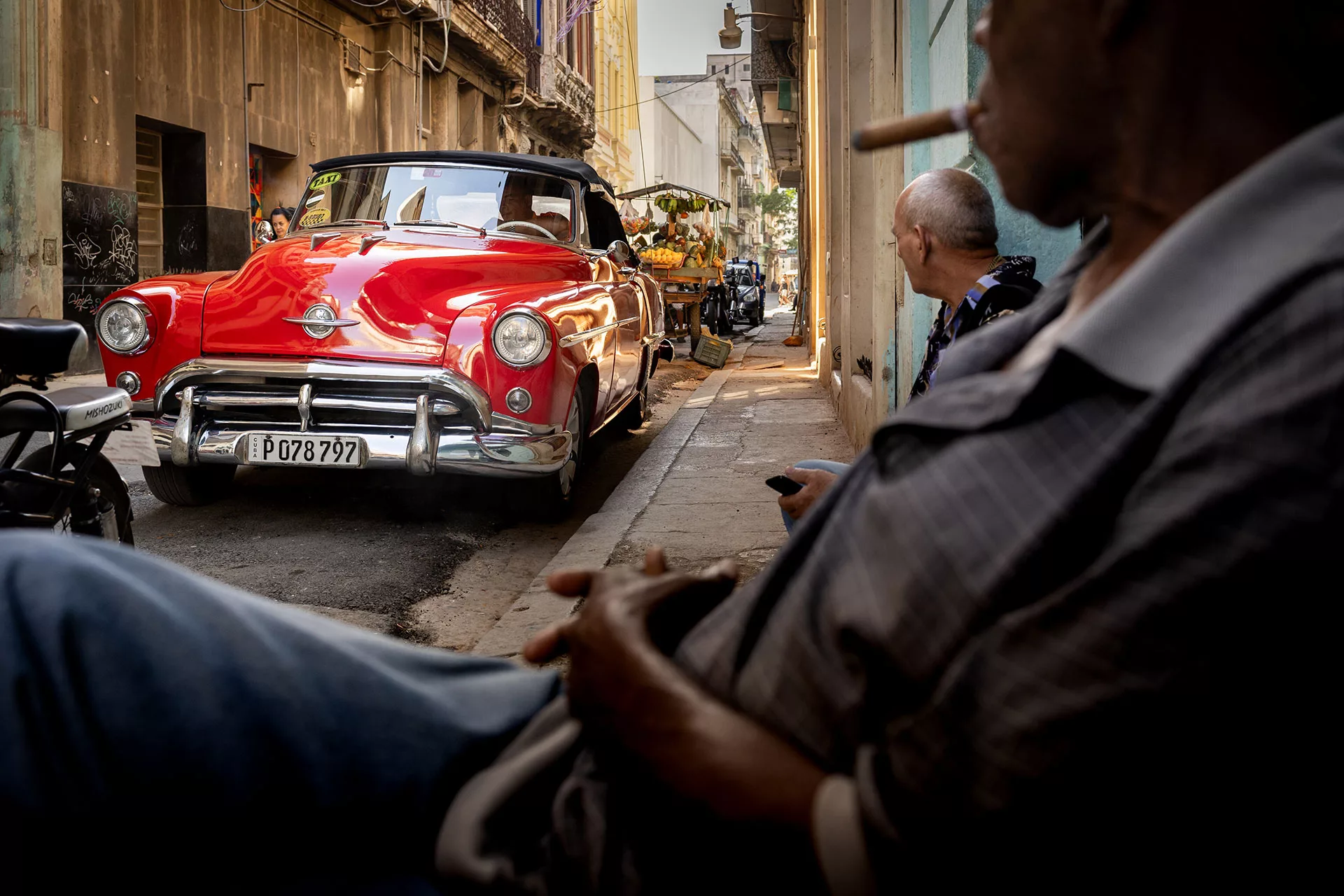 50-es évekbeli Oldsmobile amerikai autó Havanna óvárosában