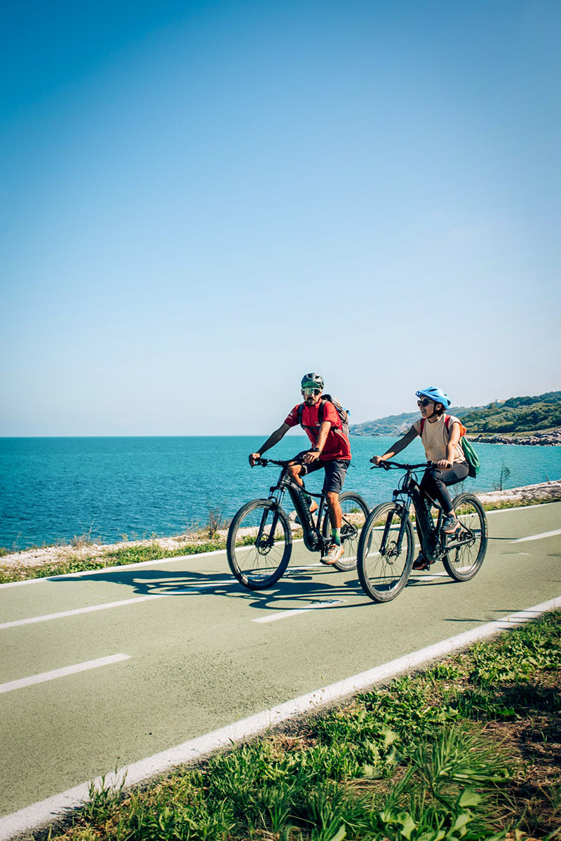 Biciklisek a trabuccók partján