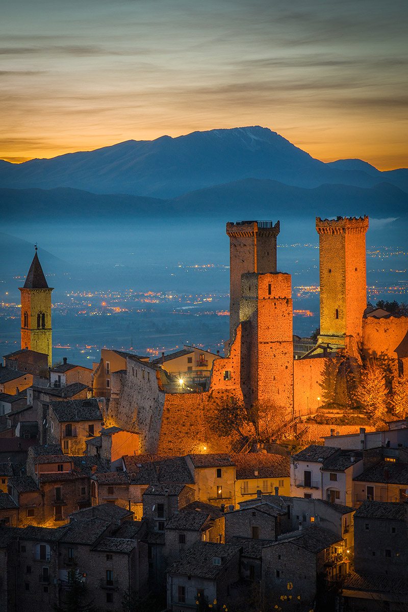 Pacentro városképe alkonyatkor